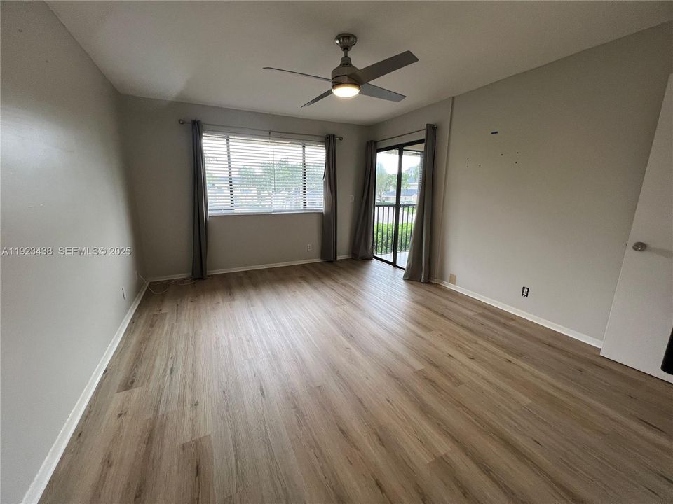 For Rent: $2,000 (2 beds, 2 baths, 1070 Square Feet)