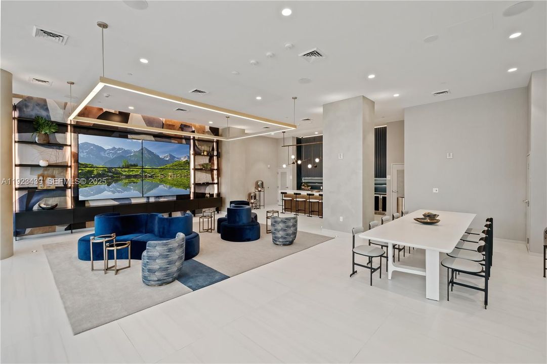 For Rent: $5,663 (3 beds, 2 baths, 1674 Square Feet)