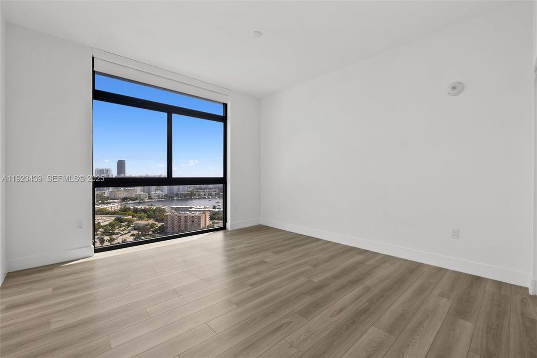 For Rent: $5,663 (3 beds, 2 baths, 1674 Square Feet)