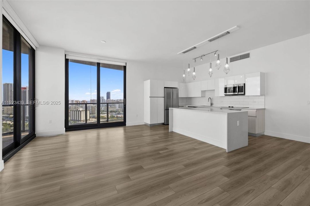 For Rent: $5,663 (3 beds, 2 baths, 1674 Square Feet)