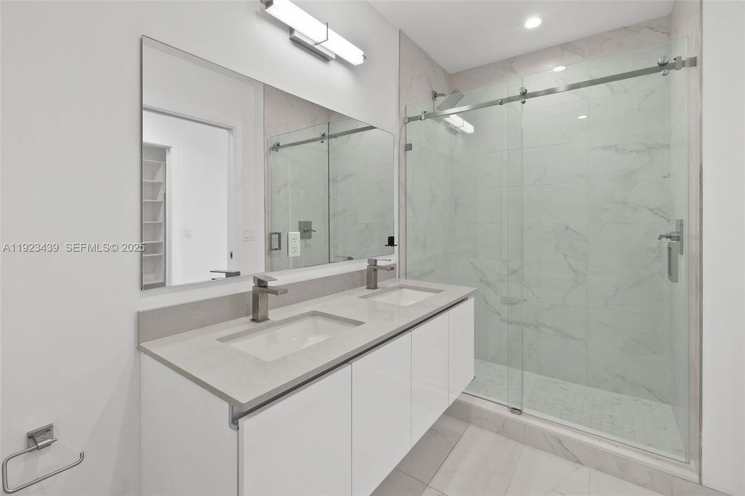 For Rent: $5,663 (3 beds, 2 baths, 1674 Square Feet)