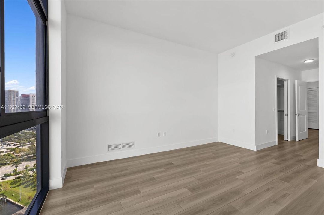 For Rent: $5,663 (3 beds, 2 baths, 1674 Square Feet)