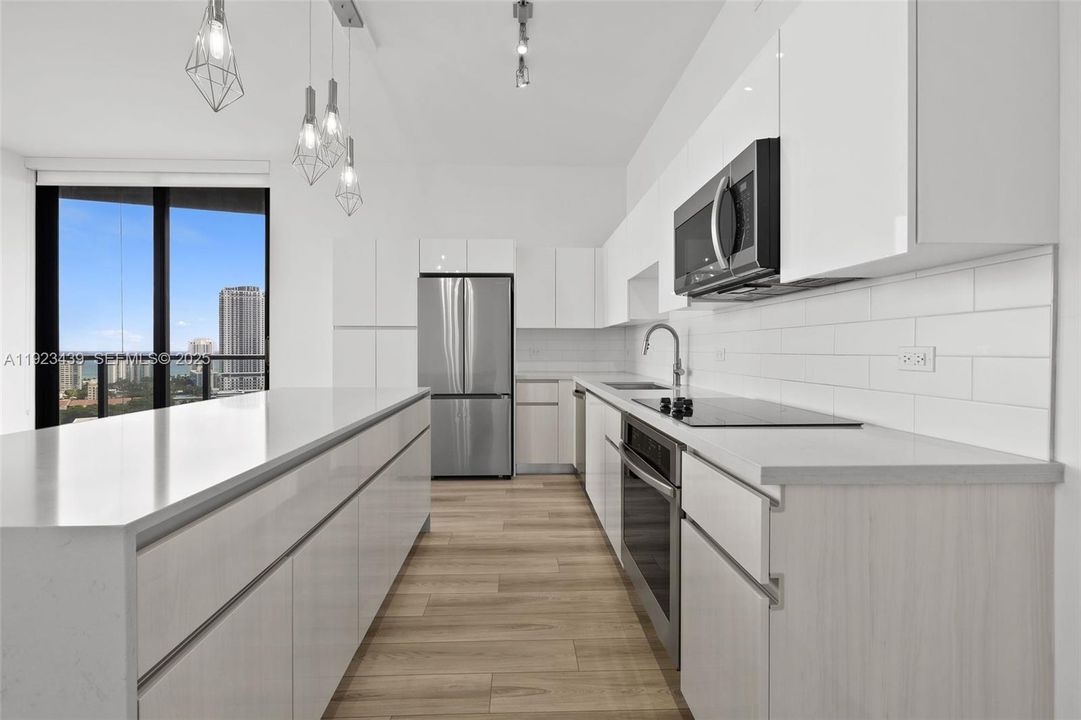 For Rent: $5,663 (3 beds, 2 baths, 1674 Square Feet)