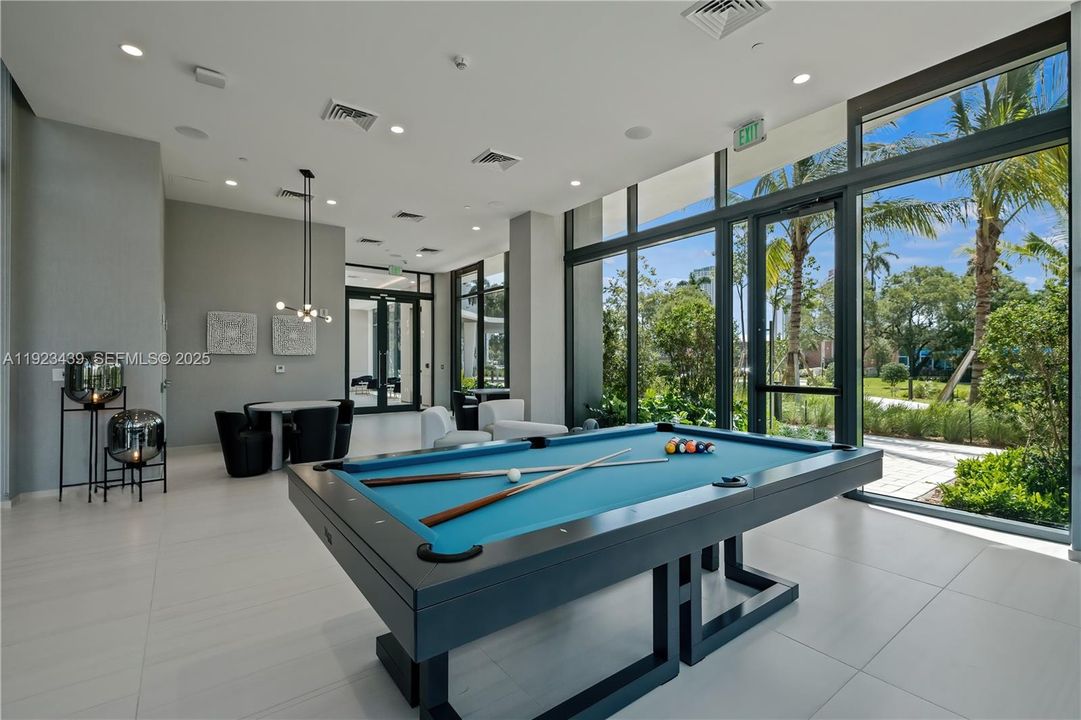 For Rent: $5,663 (3 beds, 2 baths, 1674 Square Feet)