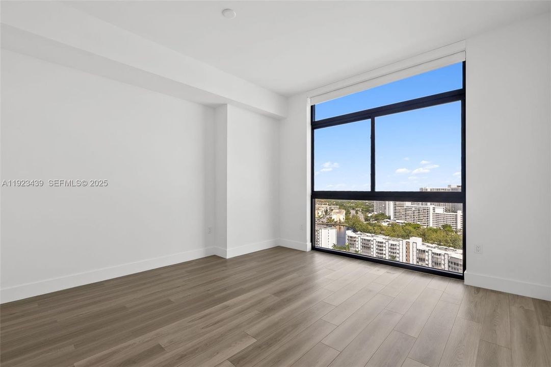 For Rent: $5,663 (3 beds, 2 baths, 1674 Square Feet)