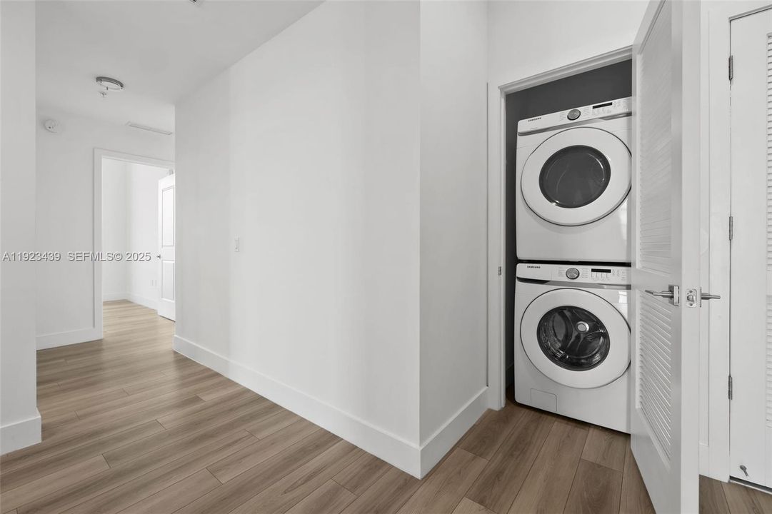 For Rent: $5,663 (3 beds, 2 baths, 1674 Square Feet)