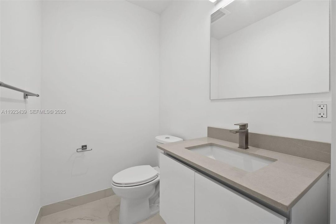 For Rent: $5,663 (3 beds, 2 baths, 1674 Square Feet)