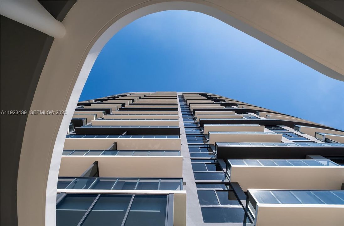 For Rent: $5,663 (3 beds, 2 baths, 1674 Square Feet)