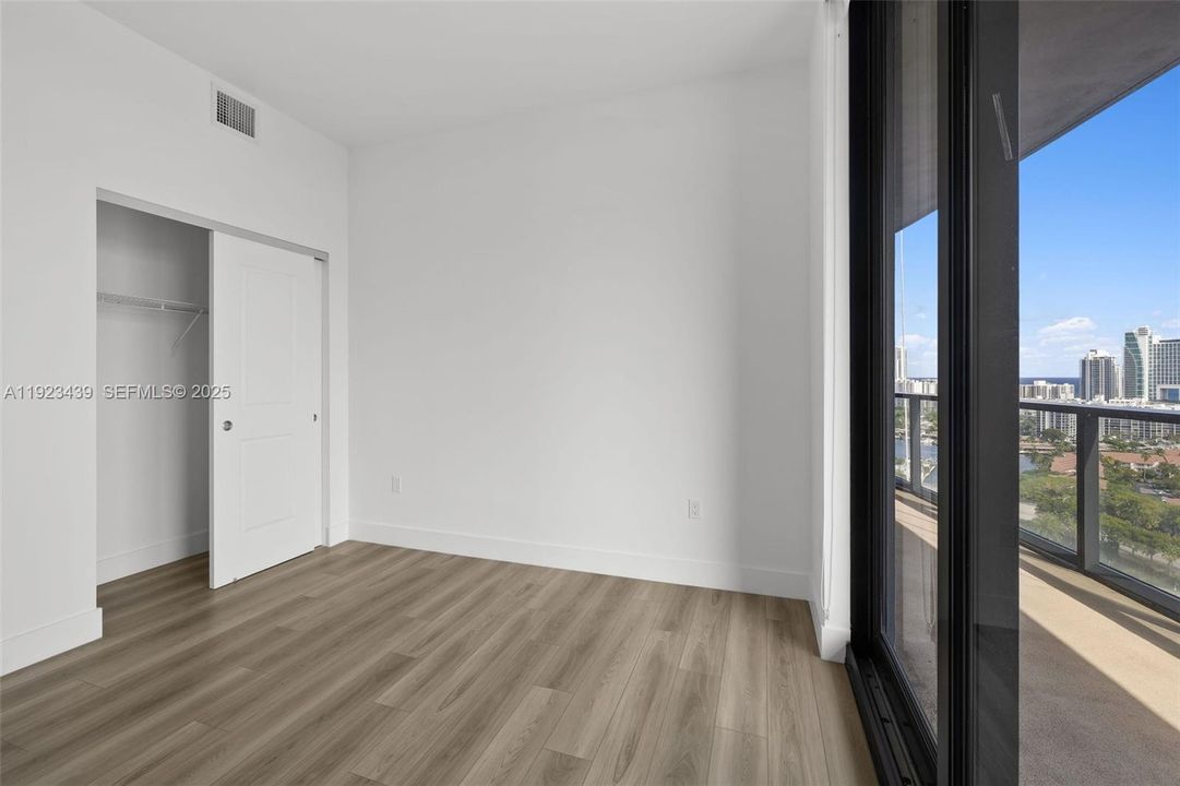 For Rent: $5,663 (3 beds, 2 baths, 1674 Square Feet)