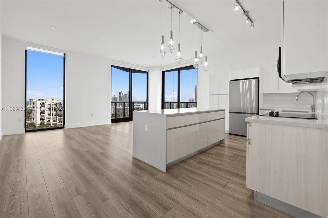 For Rent: $5,663 (3 beds, 2 baths, 1674 Square Feet)