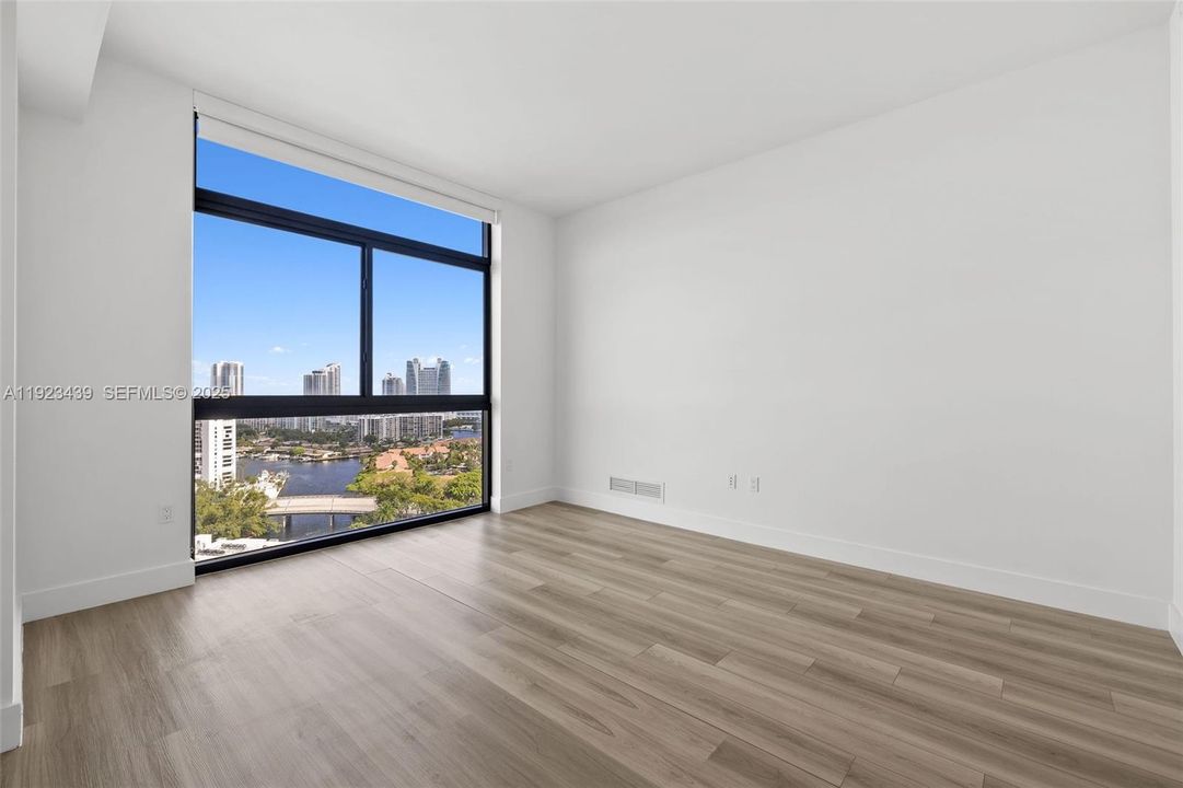 For Rent: $5,663 (3 beds, 2 baths, 1674 Square Feet)