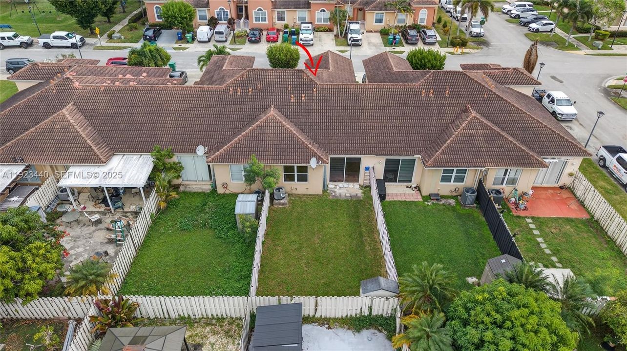 For Rent: $2,400 (3 beds, 2 baths, 1216 Square Feet)