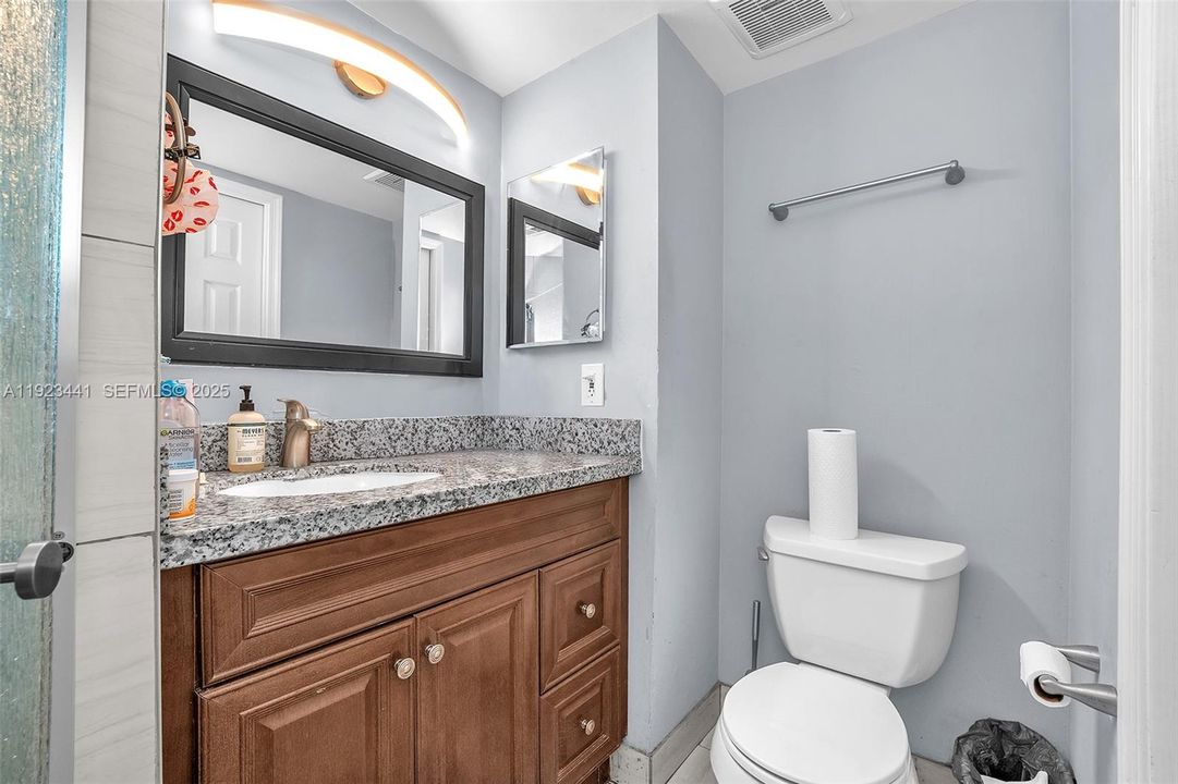 For Sale: $209,900 (2 beds, 2 baths, 815 Square Feet)