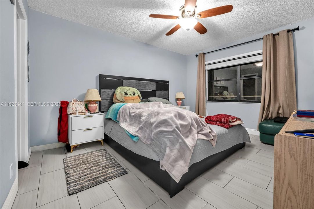 For Sale: $209,900 (2 beds, 2 baths, 815 Square Feet)