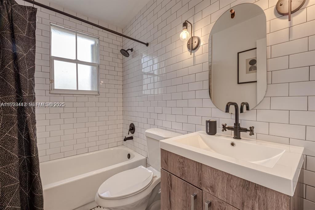 For Sale: $680,000 (4 beds, 3 baths, 2243 Square Feet)