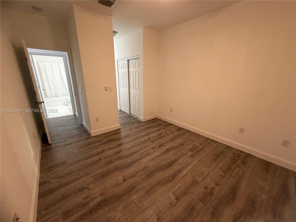 For Rent: $2,750 (3 beds, 2 baths, 1256 Square Feet)