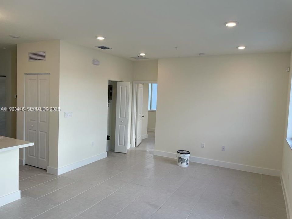 For Rent: $3,000 (3 beds, 2 baths, 1102 Square Feet)