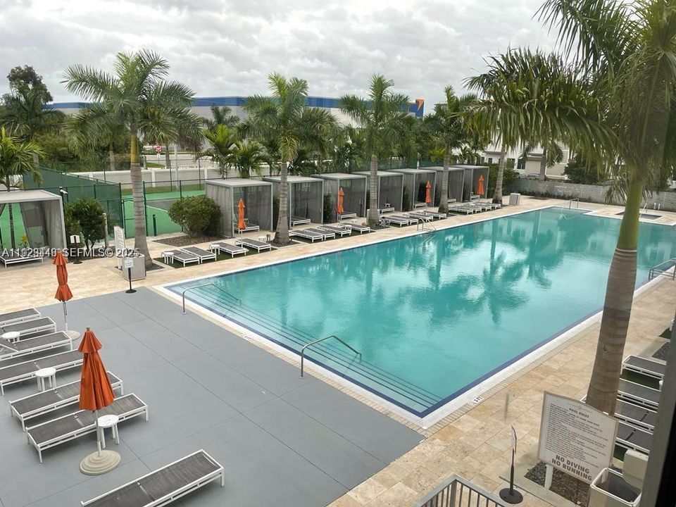 For Rent: $3,000 (3 beds, 2 baths, 1102 Square Feet)