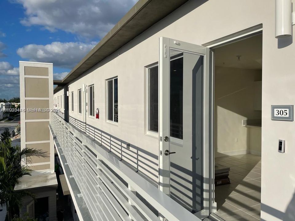 For Rent: $3,000 (3 beds, 2 baths, 1102 Square Feet)