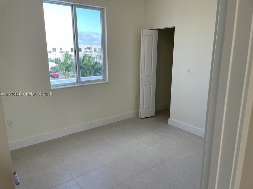 For Rent: $3,000 (3 beds, 2 baths, 1102 Square Feet)