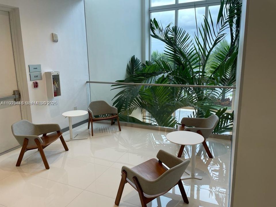 For Rent: $3,000 (3 beds, 2 baths, 1102 Square Feet)