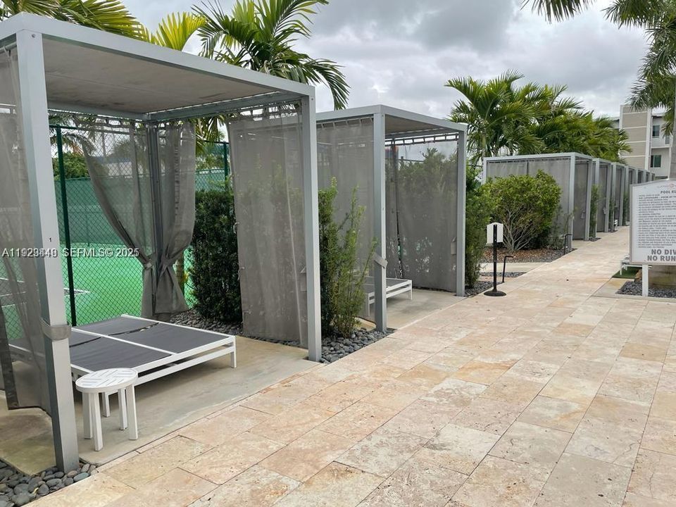 For Rent: $3,000 (3 beds, 2 baths, 1102 Square Feet)