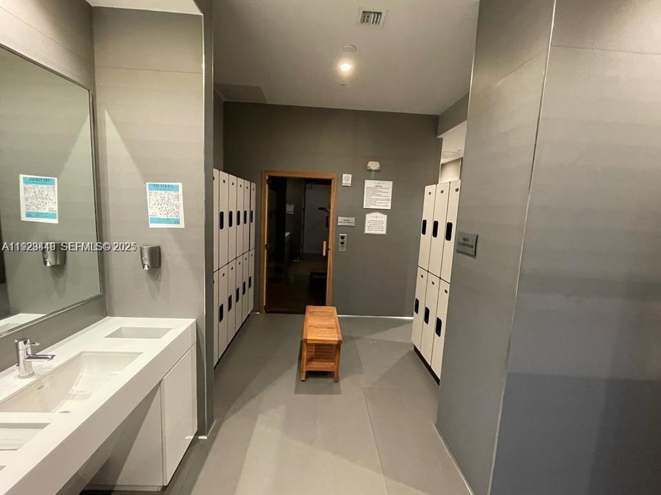 For Rent: $3,000 (3 beds, 2 baths, 1102 Square Feet)