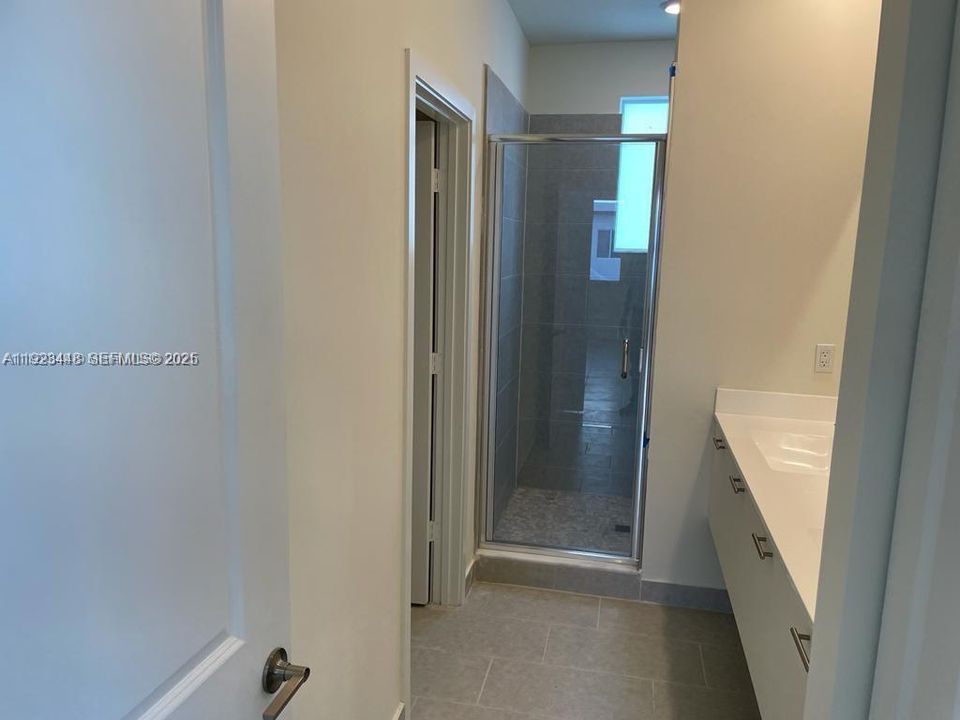 For Rent: $3,000 (3 beds, 2 baths, 1102 Square Feet)