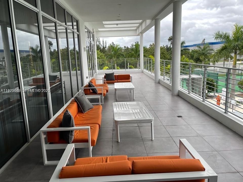 For Rent: $3,000 (3 beds, 2 baths, 1102 Square Feet)