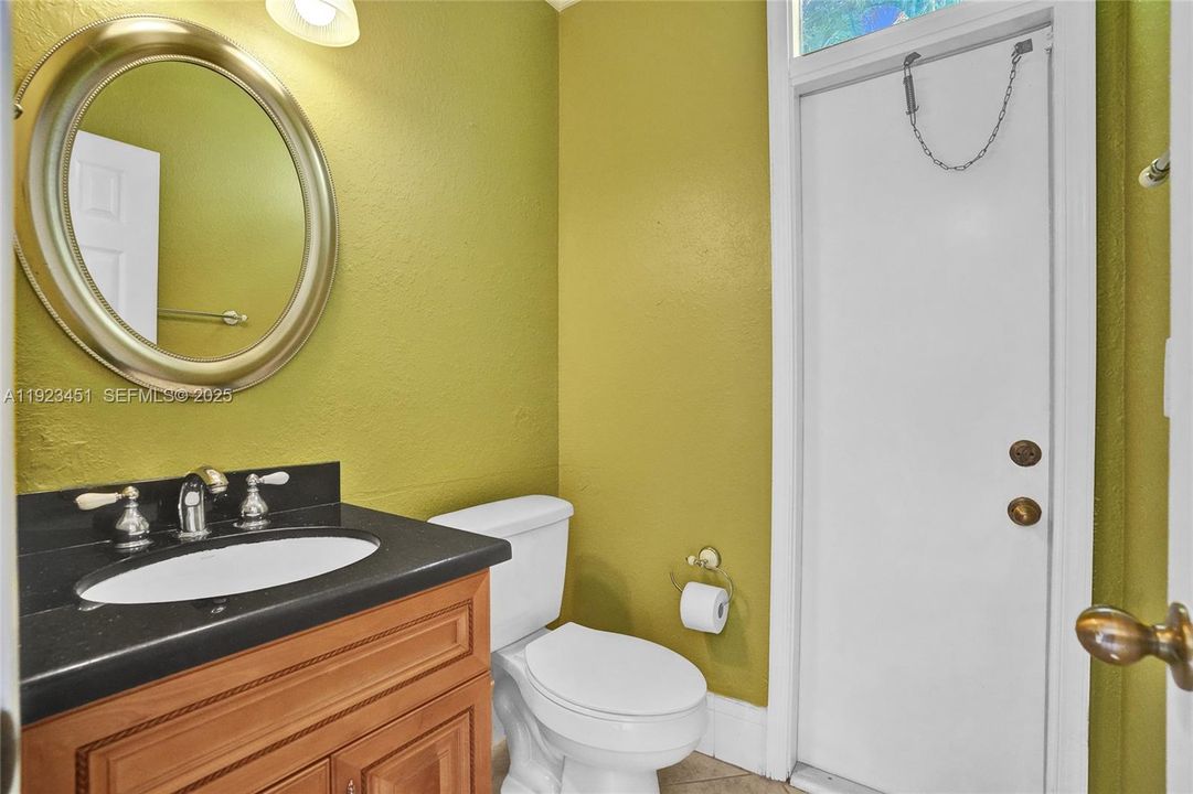 En Renta: $4,500 (4 camas, 2 baños, 2414 Pies cuadrados)