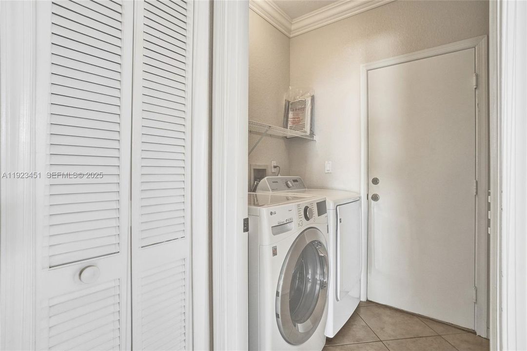 En Renta: $4,500 (4 camas, 2 baños, 2414 Pies cuadrados)