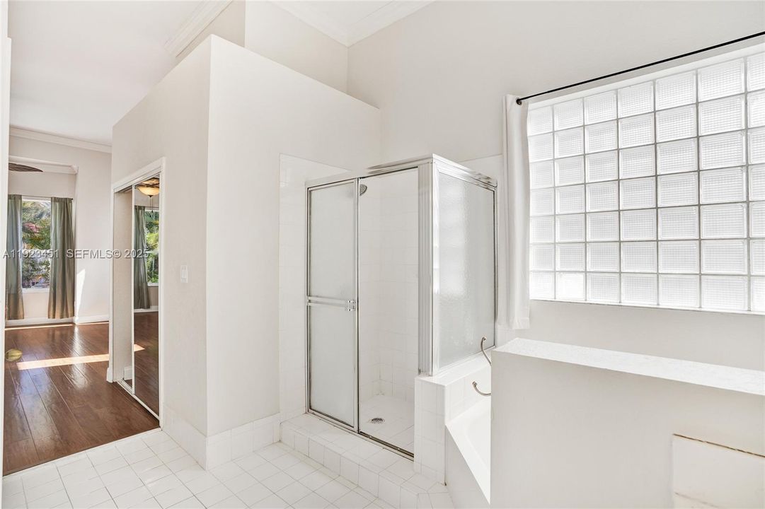 En Renta: $4,500 (4 camas, 2 baños, 2414 Pies cuadrados)