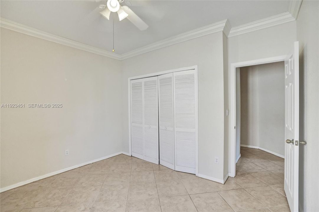 En Renta: $4,500 (4 camas, 2 baños, 2414 Pies cuadrados)