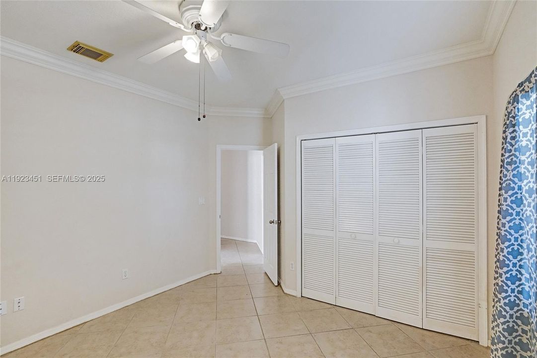 En Renta: $4,500 (4 camas, 2 baños, 2414 Pies cuadrados)