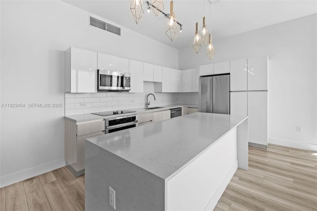 For Rent: $5,704 (3 beds, 2 baths, 1674 Square Feet)