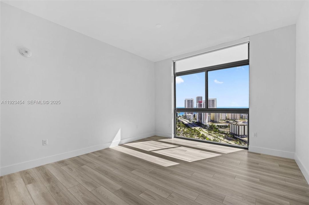 For Rent: $5,704 (3 beds, 2 baths, 1674 Square Feet)