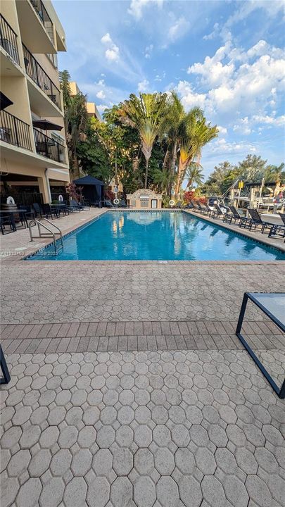 出租: $1,850 (1 贝兹, 1 浴室, 744 平方英尺)