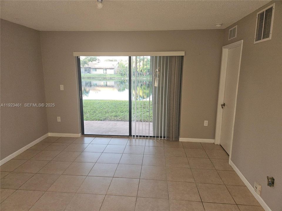 For Rent: $2,400 (3 beds, 2 baths, 1216 Square Feet)