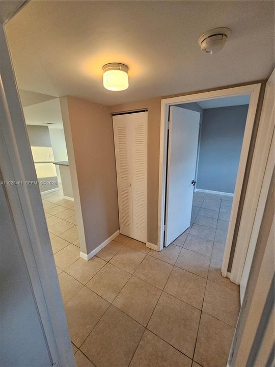 For Rent: $2,400 (3 beds, 2 baths, 1216 Square Feet)