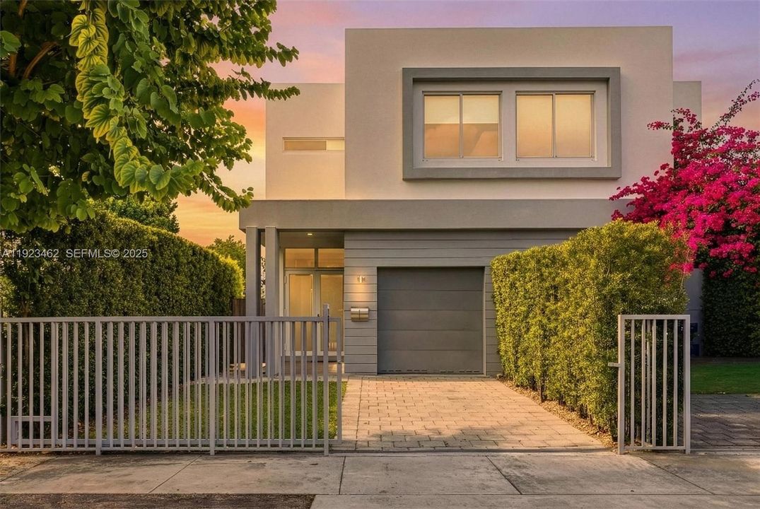 For Rent: $7,200 (3 beds, 3 baths, 2039 Square Feet)