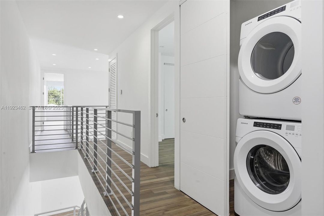 For Rent: $7,200 (3 beds, 3 baths, 2039 Square Feet)