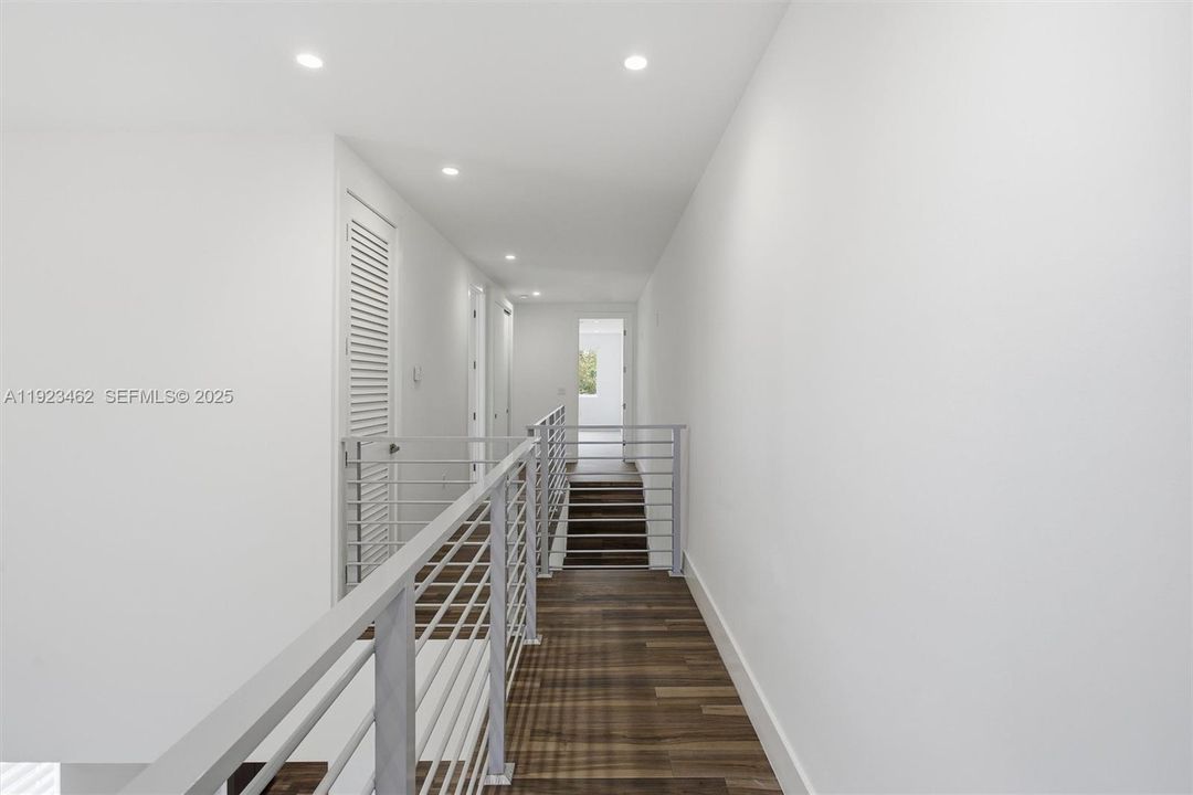 For Rent: $7,200 (3 beds, 3 baths, 2039 Square Feet)