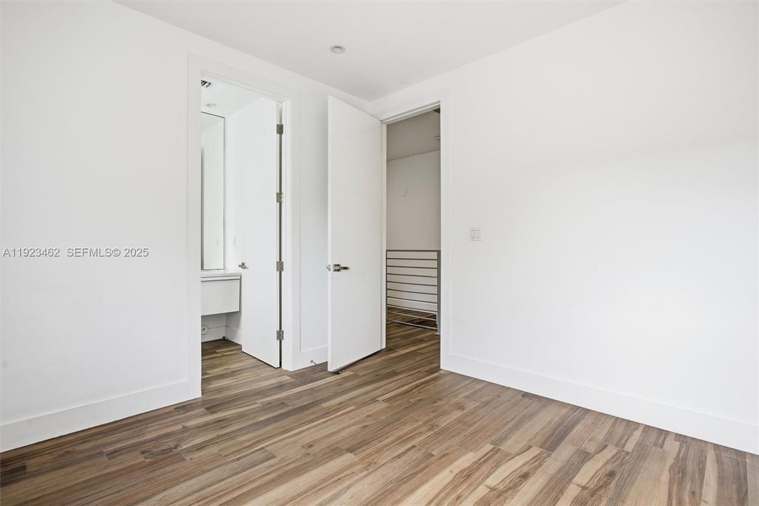 For Rent: $7,200 (3 beds, 3 baths, 2039 Square Feet)