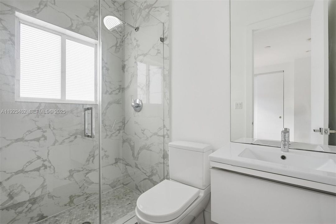 For Rent: $7,200 (3 beds, 3 baths, 2039 Square Feet)