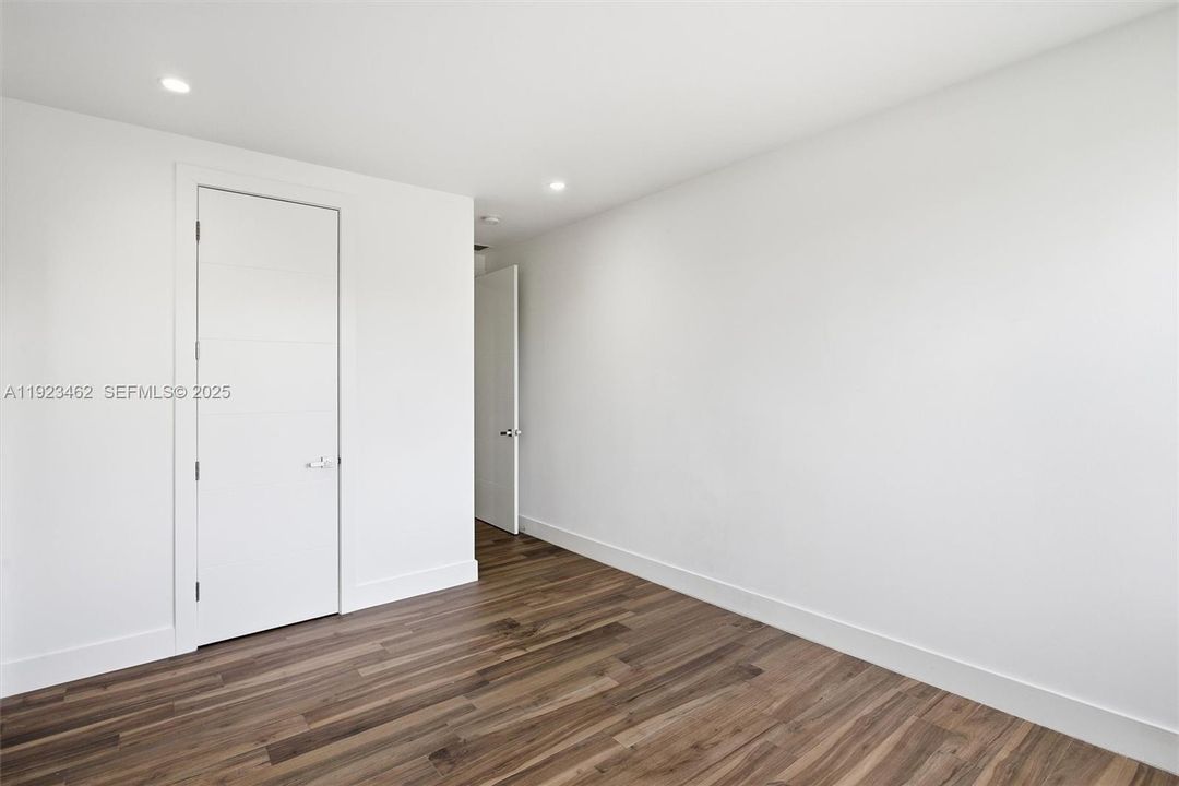 For Rent: $7,200 (3 beds, 3 baths, 2039 Square Feet)