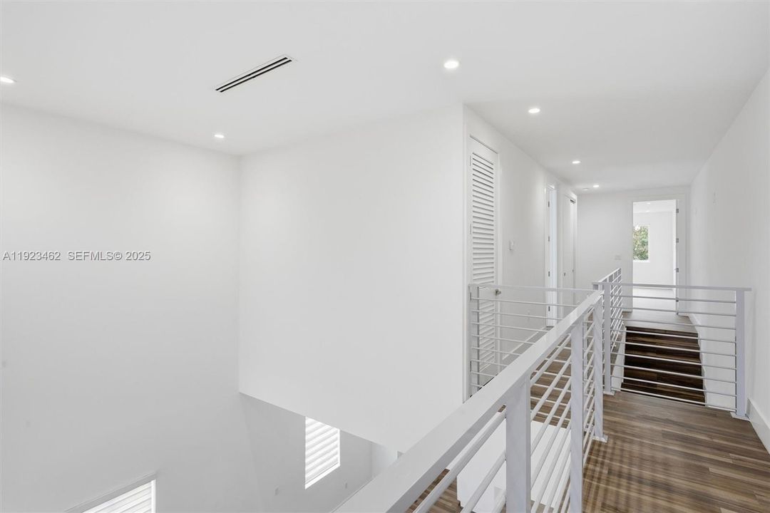 For Rent: $7,200 (3 beds, 3 baths, 2039 Square Feet)