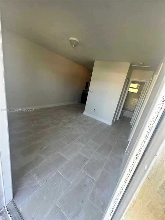 В аренду: $1,750 (2 спален, 1 ванн, 700 Квадратных фут)