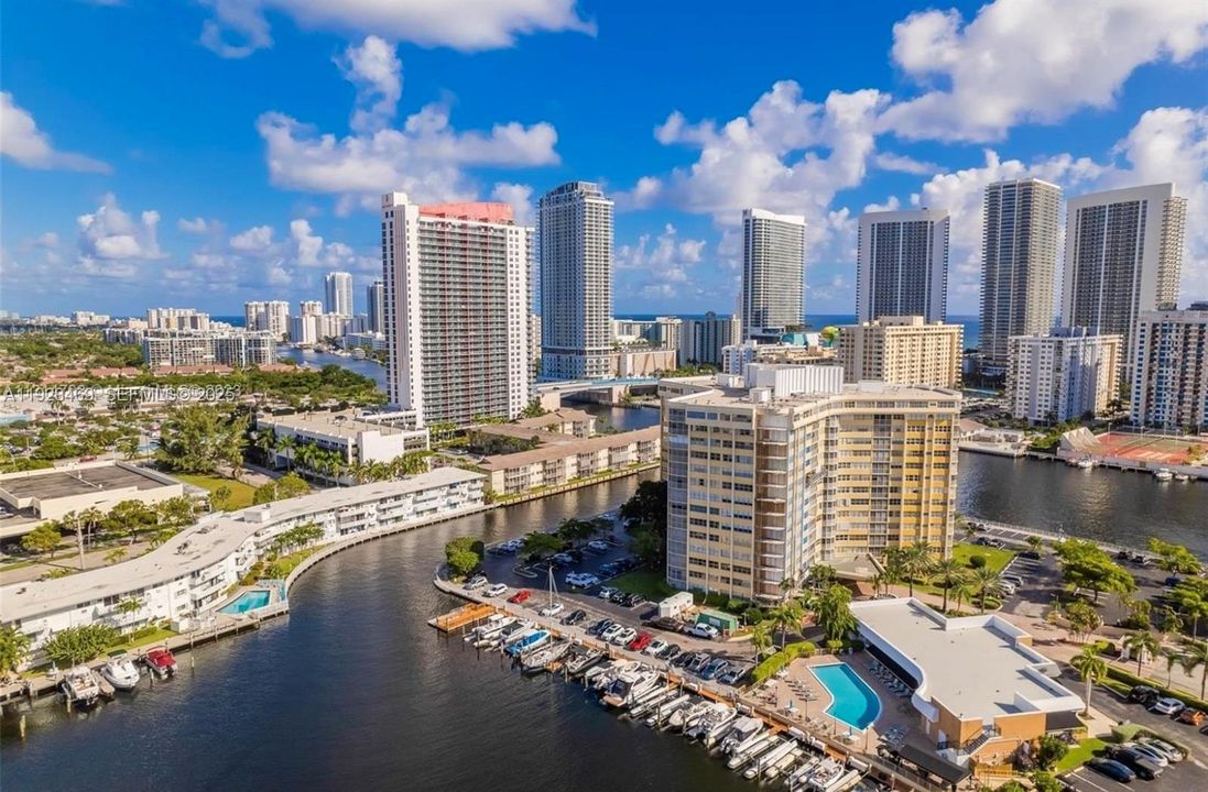 For Sale: $360,000 (2 beds, 2 baths, 1420 Square Feet)