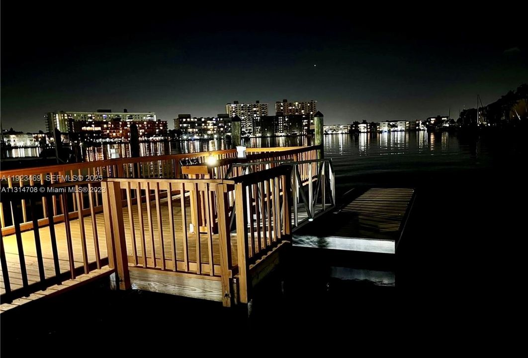 For Sale: $360,000 (2 beds, 2 baths, 1420 Square Feet)