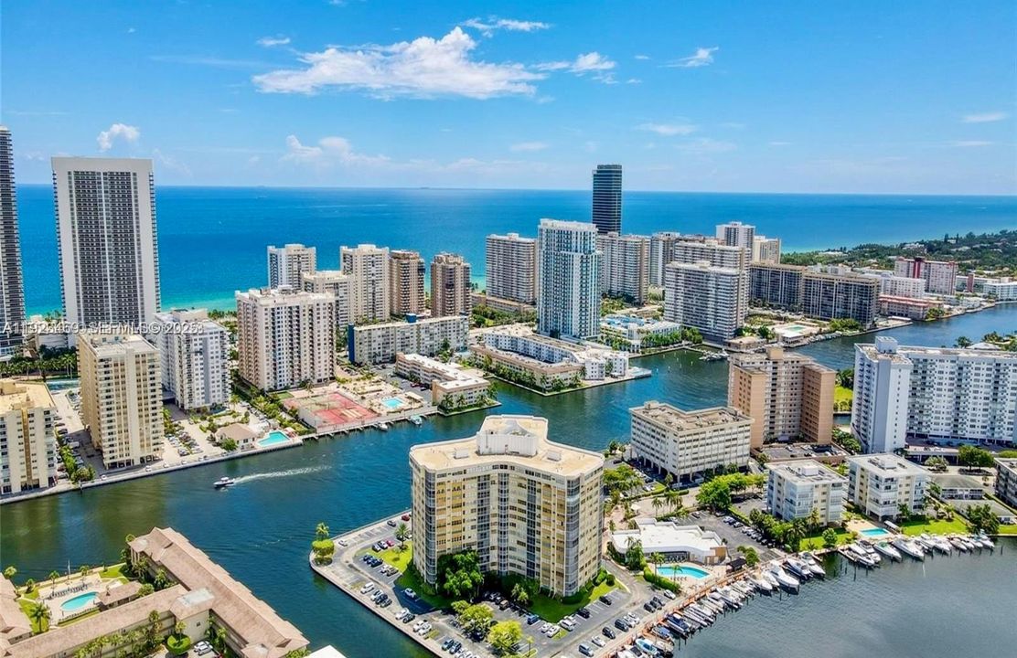 For Sale: $360,000 (2 beds, 2 baths, 1420 Square Feet)